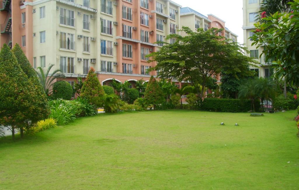 ชาโต เอลิเซ อพาร์ตเมนท์ แซน คลัสเตอร์ Apartment Paranaque City ภายนอก รูปภาพ