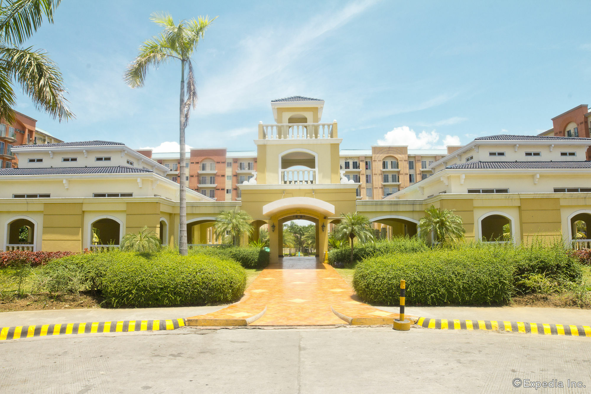 ชาโต เอลิเซ อพาร์ตเมนท์ แซน คลัสเตอร์ Apartment Paranaque City ภายนอก รูปภาพ