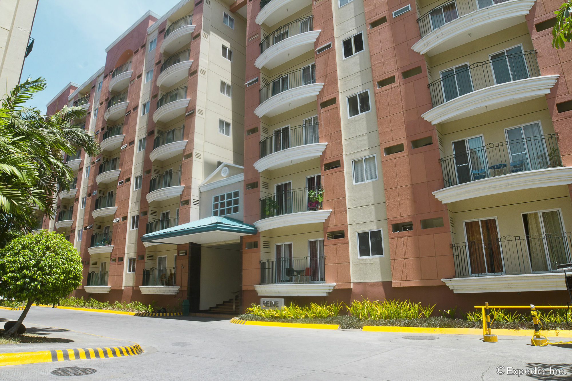ชาโต เอลิเซ อพาร์ตเมนท์ แซน คลัสเตอร์ Apartment Paranaque City ภายนอก รูปภาพ